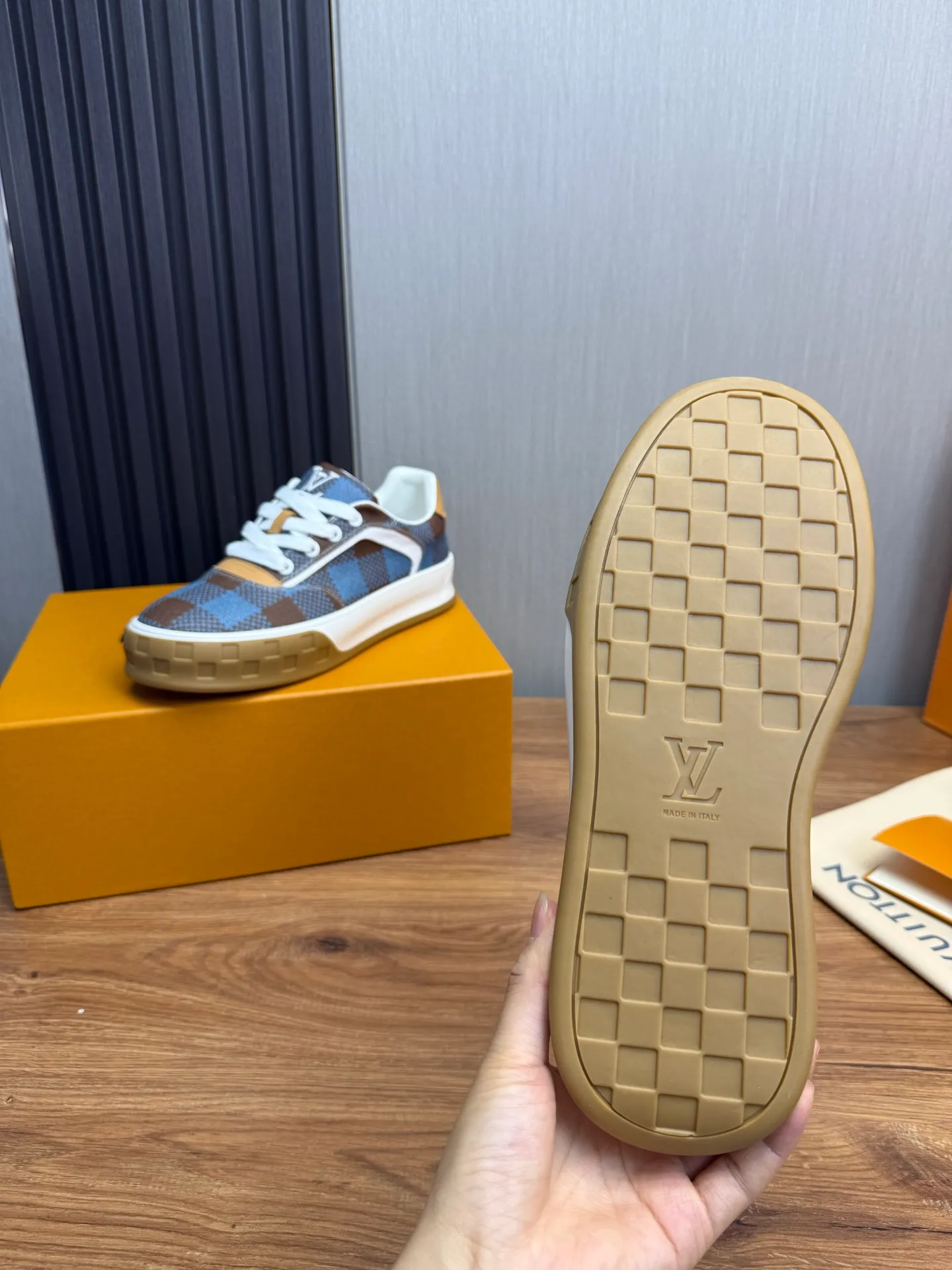Men's shoes 620💰 Lv. Top purchasing agent🇮🇹 Louis Vuitton, sports sneakers counter synchronization, uppers imported from Italy, high-quality splicing and complex handicrafts, imported mesh pads are soft and comfortable, soles: original factory special soles, TPU exclusive movable molded soles super comfortable, original factory single goods, 🔍🔍high quality, you can enter and exit the counter at will, welcome to compare, code number 38-44 (customized 38.45)